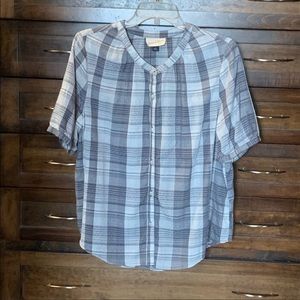 Universal Thread Size Small Button Down Shirt